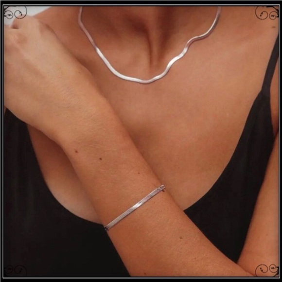 14k WHITE GOLD 2MM OMEGA CHAIN BRACELET DELICATE FOR SMALLER WRISTS - Picture 2 of 4